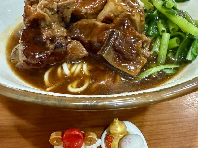 漢神百貨旁巷內最夯的（龍袍湯包）非吃不可的美食