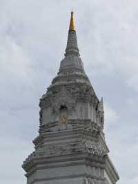 The Buddha Who Touches Clouds: Meditating at 65 Meters