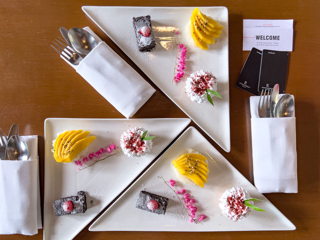 นอนโรงแรมสมุยติดหาด ที่ Renaissance