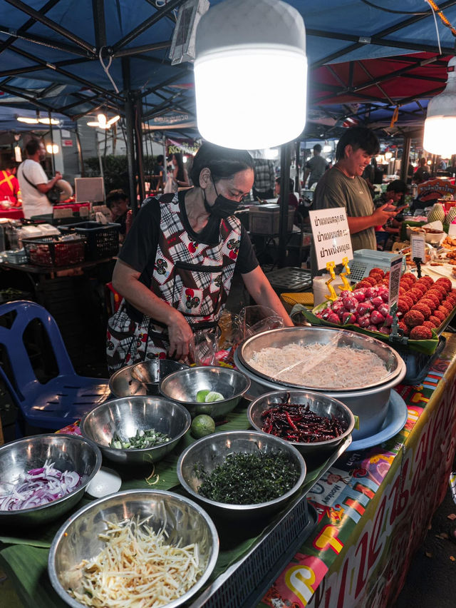 ตลาดนัดรถไฟ ของกินอุดร