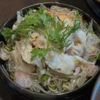 ทิวา & รษา Thai Kitchen and Café แบบสดใหม่ 