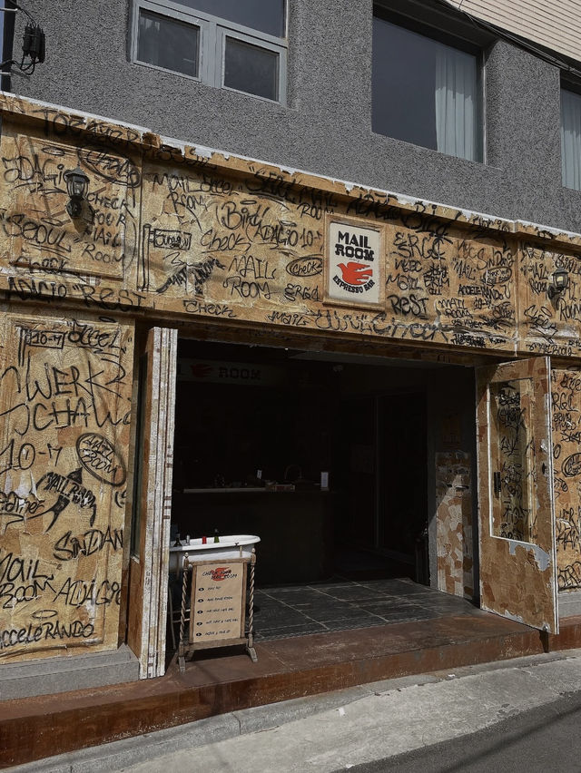 Old Soul, New Vibes: Staying at Mail Room Seoul