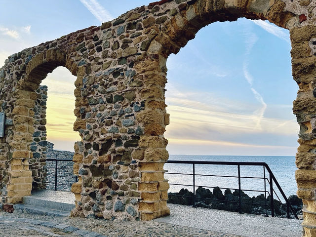 Cefalù, Italy: A Coastal Gem with History and Beauty! 🇮🇹🏖️