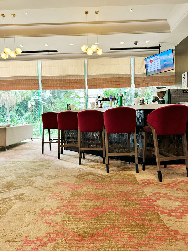 Sip, Chill, and Soar – Sphere Lounge Serenity at Sama-Sama KLIA
