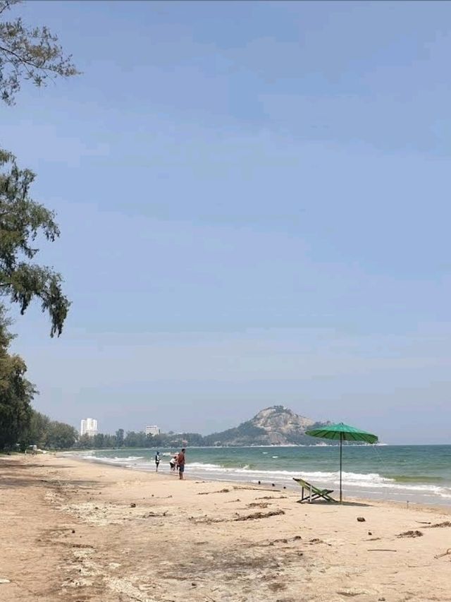 ชายหาด สวนสนประดิพัทธ์  หัวหิน