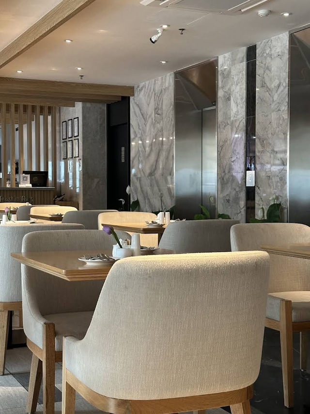 Fives Hotel Johor Bahru City Centre, Prime Location with Practical Comfort