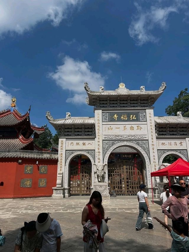 Guiyang City Walks Hit Different in the Best Way