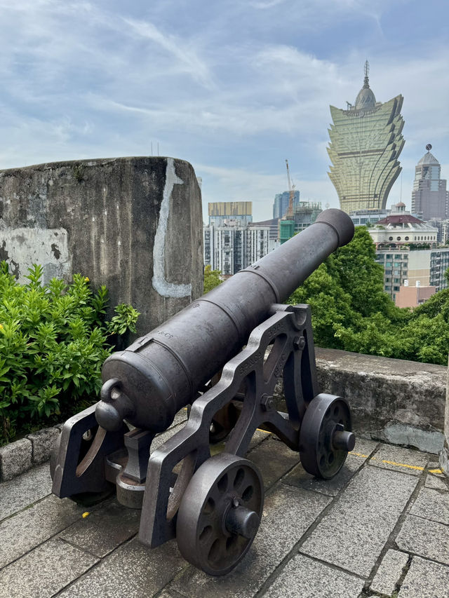 East Meets West: An Unforgettable 4-Day Journey Through Hong Kong and Macau