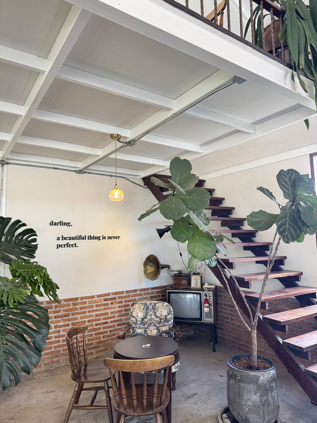  House & Home Cafe