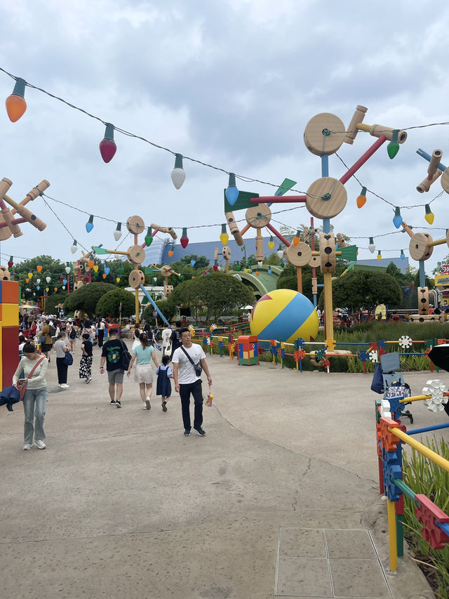 พาตะลุย TOY STORY LAND 🦖