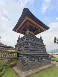 🌺 Ceremonial Reflections: A Walk Through Ulun Danu Beratan Park