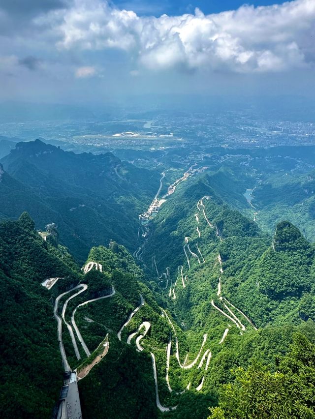 Step Through the Sky – Explore Tianmen’s Heavenly Arch