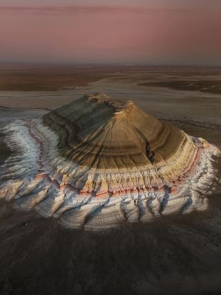 คาซัคสถาน | ฉันได้ไปสถานที่ที่ให้ความรู้สึกเหมือนดาวอังคาร เป็นสถานที่ที่งดงามที่สุดในคาซัคสถาน!