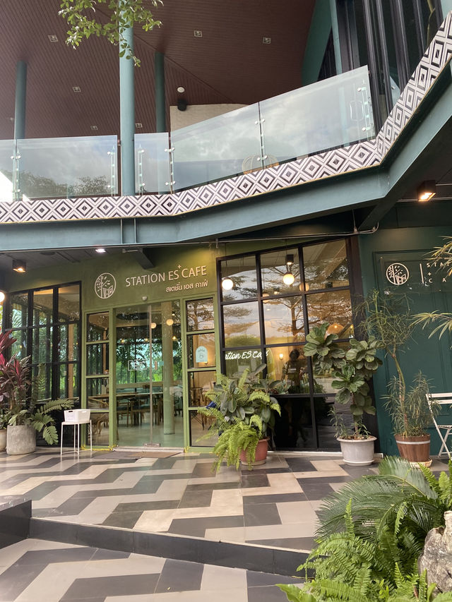 คาเฟ่ในปั้มน้ำมันจันทบุรี Station ES Cafe ☕️