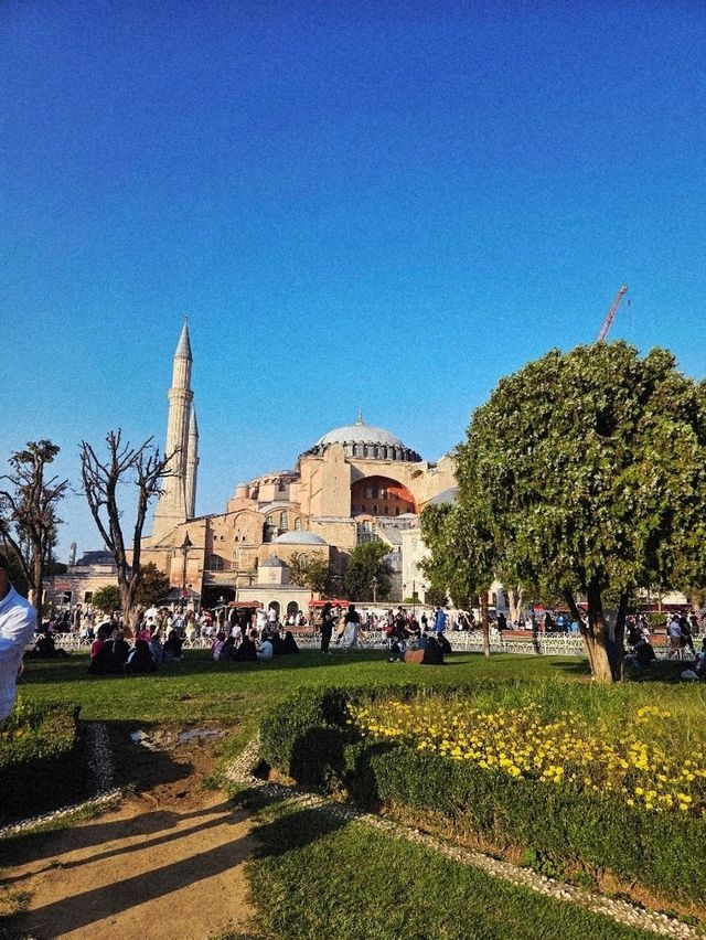 Hagia Sophia, where centuries of culture and faith live side by side 🕌🕊️