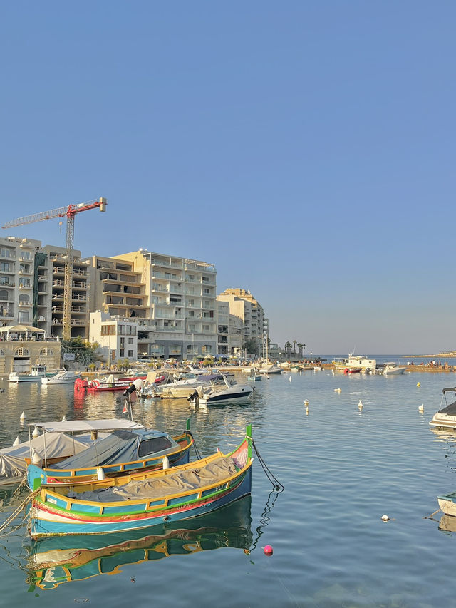 🏖️ 도시 속 오아시스, 발루타 베이 비치 🌊 🏖️ 도시 속 오아시스, 발루타 베이 비치 🌊