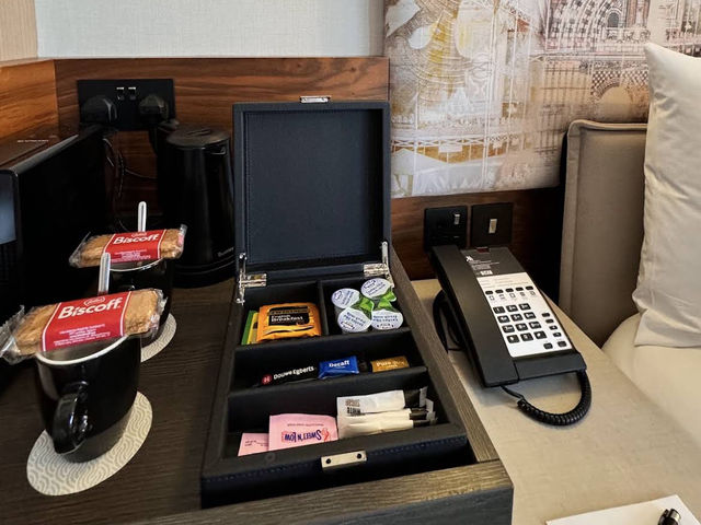 🏨✨ Elegant Comfort in Central London at London Marriott Hotel Kensington 📍