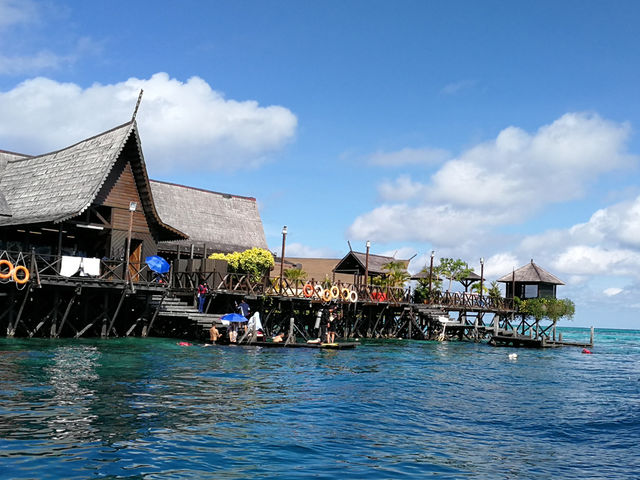 Mabul Island: Life Between Three Seas