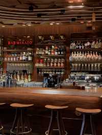 상하이의 압도적인 규모의 스타벅스에서 바, 로스터리등 특별함을 경험하세요