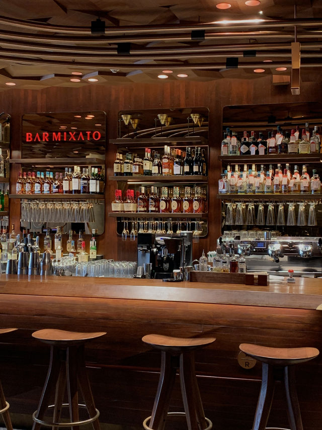 상하이의 압도적인 규모의 스타벅스에서 바, 로스터리등 특별함을 경험하세요 상하이의 압도적인 규모의 스타벅스에서 바, 로스터리등 특별함을 경험하세요