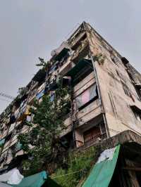 Strolling Through Old Phuket Town: Urban Vibes & Rainy Day Magic 🌧️🏍️