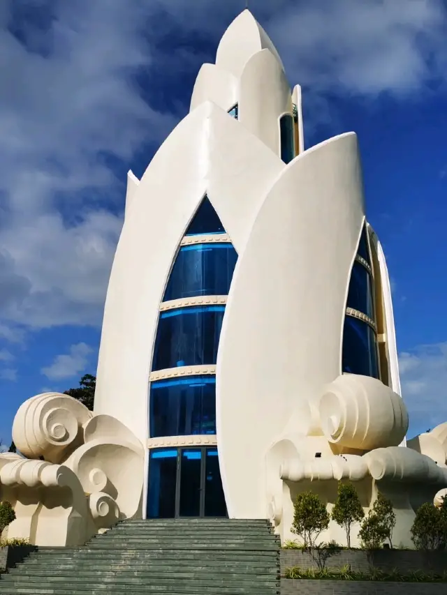 Lotus tower, Nha Trang – a symbol still finding its meaning