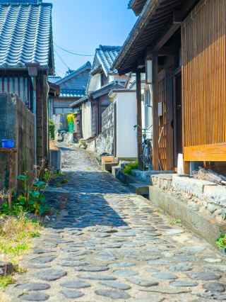 Miyazaki, Japan 🇯🇵 is a place where traditional Japanese architecture and cobblestone streets have been completely preserved.
