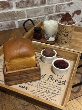 Standard Bread, a Korean-style bakery in Sentosa, Singapore, is really awesome!
