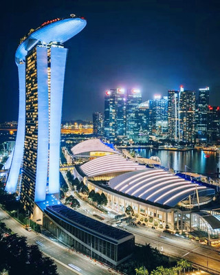 #overratedspots
singapore’s iconic luxury resort? Marina Bay Sands is an absolute must-stay for anyone visiting the city! 😍
Top Reasons to Book Marina Bay Sands:
· Dreamy Views: The rooms flaunt panoramic cityscapes and Gardens by the Bay—sunrise, sunset, or city lights, every moment is epic.
· Elite Service: Staff here are super friendly and professional. The check-in and check-out processes are smooth, and everyone goes above and beyond to make your stay memorable.
· Family-Friendly: Traveling with kids? They offer baby cribs and fun entertainment for little ones, so you can enjoy your trip stress-free.
· Unbeatable Atmosphere: Whether you’re lounging in your room or soaking up infinity pool vibes, Marina Bay Sands delivers that “wow” factor every minute.
Practical Tips for a Smooth Stay:
· Address: 10 Bayfront Avenue, Singapore. Easy access to major attractions like Gardens by the Bay and the ArtScience Museum.
· Check-in can get busy—arrive early or during off-peak hours for extra efficiency. If you’ve got little ones, ask for cribs when booking so it’s ready when you arrive.
· Some rooms might pick up noise from construction. For a quieter experience, request a higher floor or a room away from ongoing works.
· The hotel’s high standards mean rooms are generally pristine, but if you spot something, don’t hesitate to call the front desk—they’re on it!
Getting Around:
Use Singapore’s MRT for quick and cheap city access—Bayfront MRT is right at your door. Grab rides (car-hailing) are handy, too.
Food Hacks:
Don’t miss the hawker centre experience (Lau Pa Sat nearby). Marina Bay Sands itself has top restaurants—try Spago or Adrift for a culinary treat.
Weather & Money:
Singapore is hot and humid—pack light and stay hydrated. Credit cards are widely accepted, but keep a little cash for small purchases.
#MarinaBaySands #SingaporeTravel #FamilyFriendly #LuxuryHotel #TripDotCom