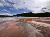 壯麗色環下的奇蹟：Grand Prismatic Spring 親眼所見的震撼