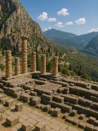 Delphi – The Center of the Ancient World 🏛️⛰️