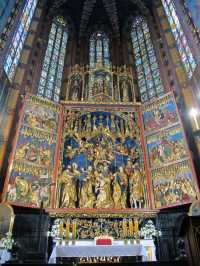 <於國家多次興衰中屹立不倒的信仰寄託 - 聖母聖殿 (St. Mary's Basilica)>