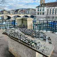 Walking through Zurich 