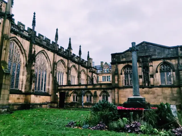 🏰 Step Into History at Manchester Cathedral