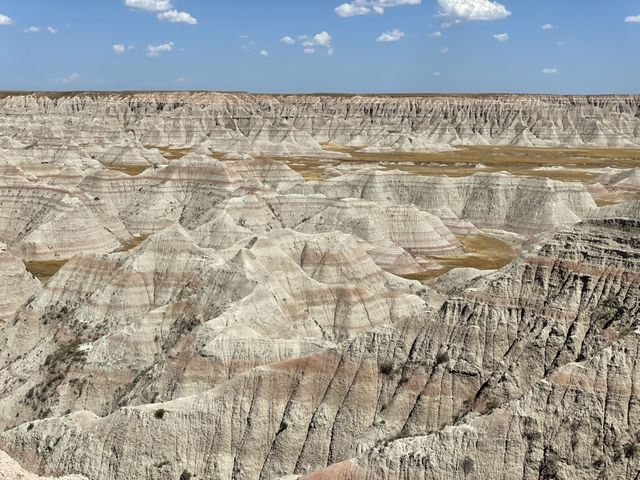 🥾 Top Hikes in Badlands National Park – Walk Among the Wild Formations 🌄