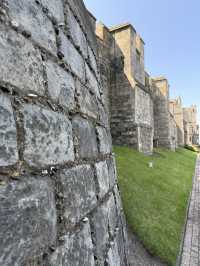 Explore Windsor Castle: A Majestic Royal Residence 👑