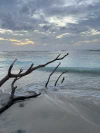 Gili Islands 100$: 3 Car-Free Islands with Turquoise Water & Soul-Healing Sunsets