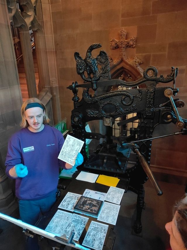 📚 John Rylands Library: A Tunnel Into Time 📚 John Rylands Library: A Tunnel Into Time