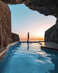 March trip to Greece | Cave hotel! Romantic love, sea, niche private collection.