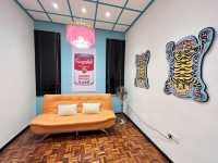 Discover a commercial art-themed homestay.