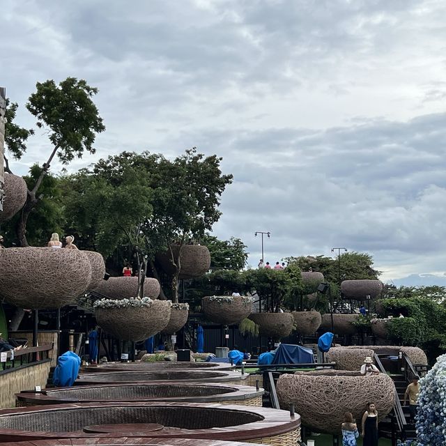 打卡泰國芭提雅懸崖鳥巢餐廳