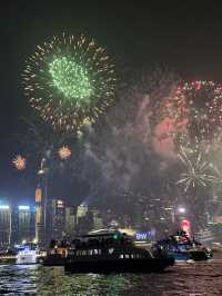 坐上香港維多利亞港遊輪看跨年煙花是什麼體驗～