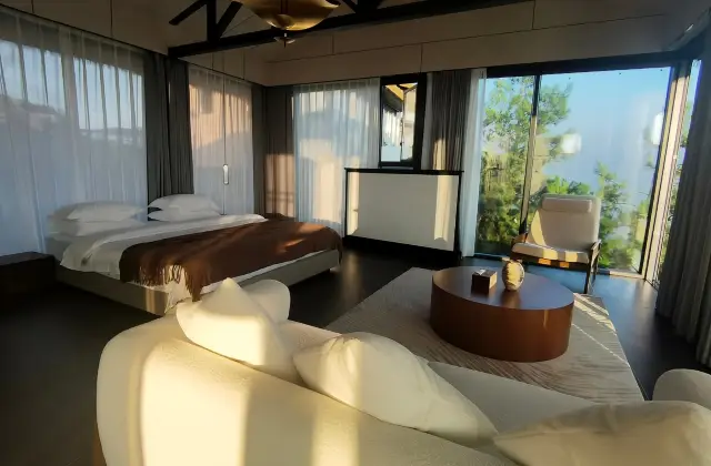 산의 정상에서, 구름과 만나다 - 개양야운록야사민숙