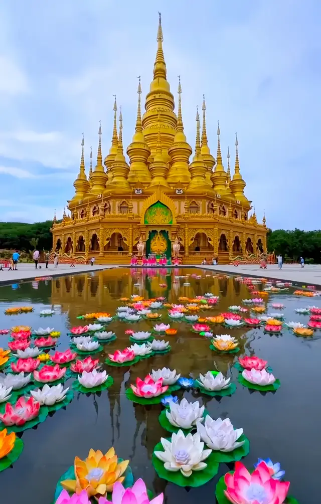 Magnificent, it's too shocking | Xishuangbanna Big Golden Pagoda