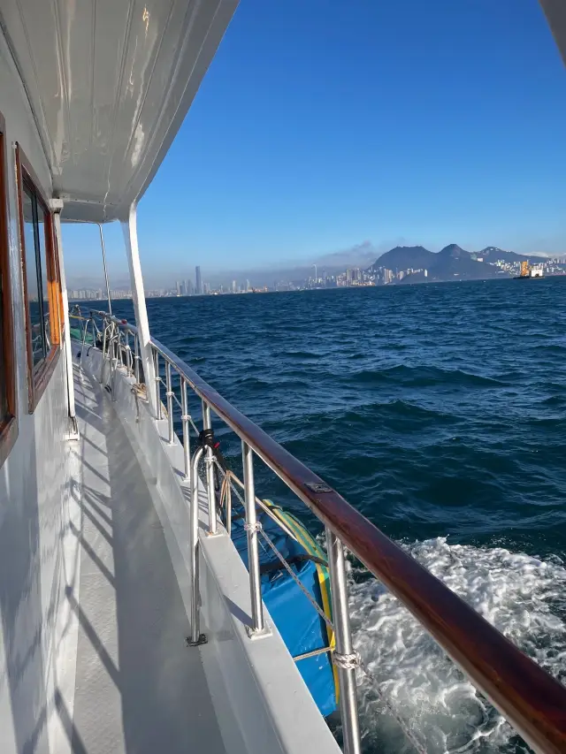 A Different Kind of Team Building| Review of Hong Kong Yacht Sea Fishing Island Activity