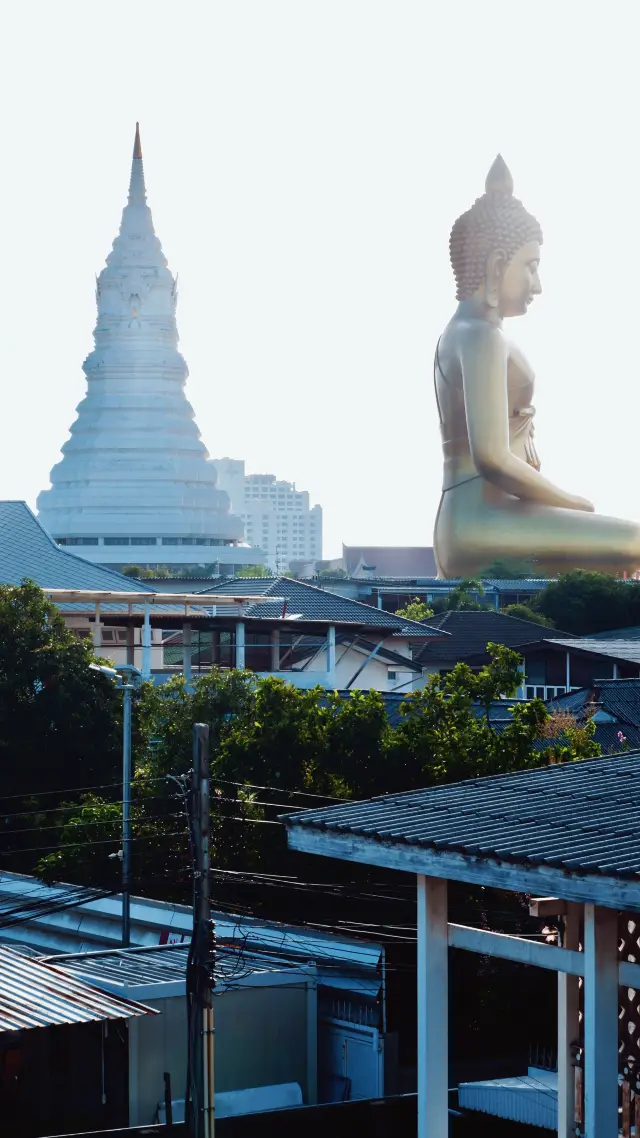 Bangkok | Wat Paknam's Megalophobia | Unattainable