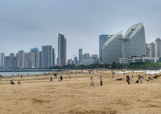 來呀，看海，吹海風啊～金沙灣海灘