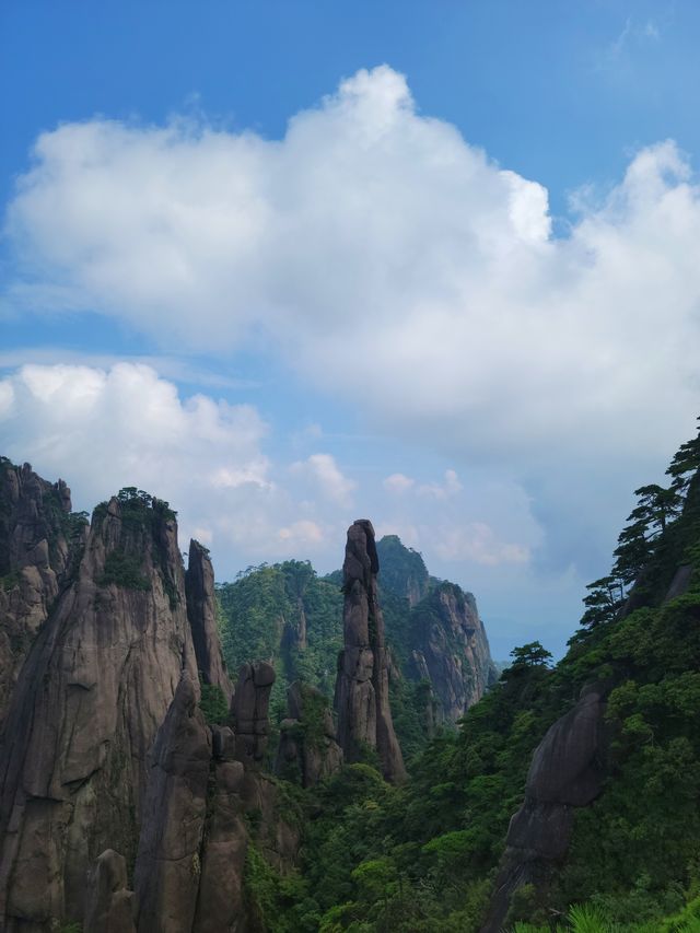 三清山，雖不如三山五嶽赫赫有名但景色毫不遜色