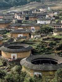 Harmony in Clay: Exploring Fujian Tulou 🏯