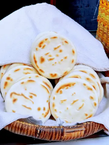 快來回民街，開啟一場舌尖上的狂歡之旅吧！